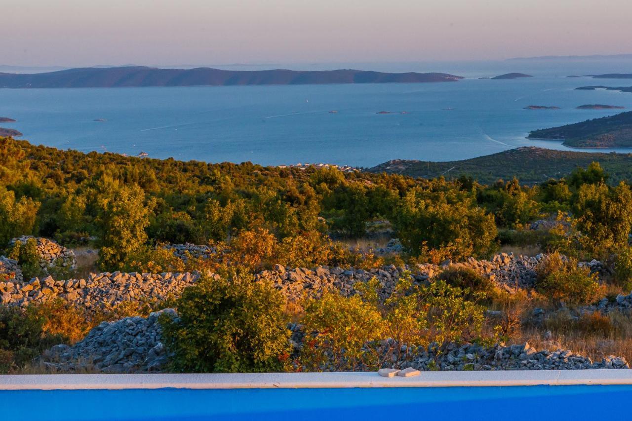 Villa Zlatno Sunce In The Hills Near Trogir Vrsine Exteriör bild
