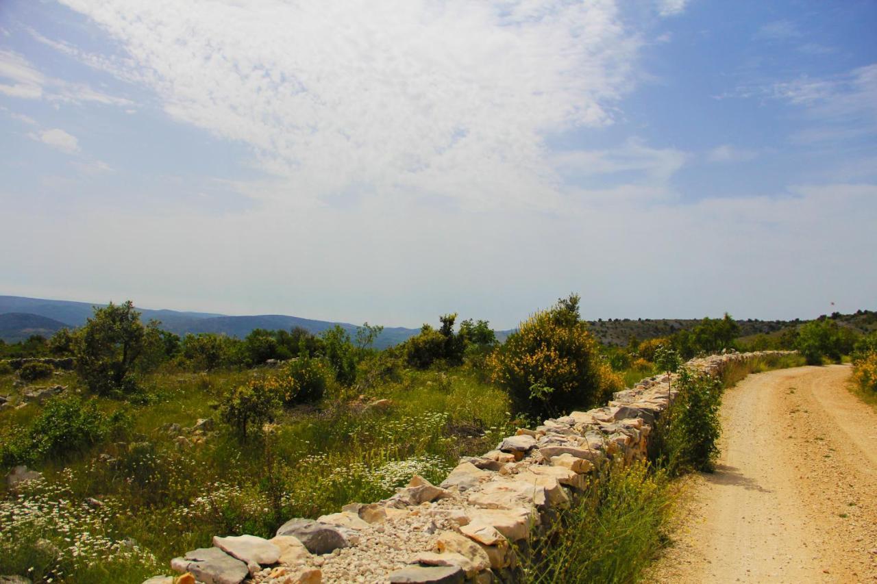 Villa Zlatno Sunce In The Hills Near Trogir Vrsine Exteriör bild